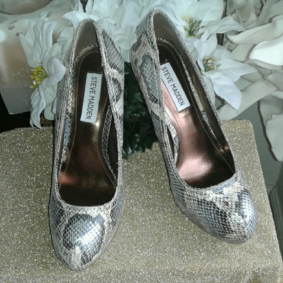 STEVE MADDEN *FLAASH* SNAKESKIN PLATFORM PUMPS - Picture 4 of 5